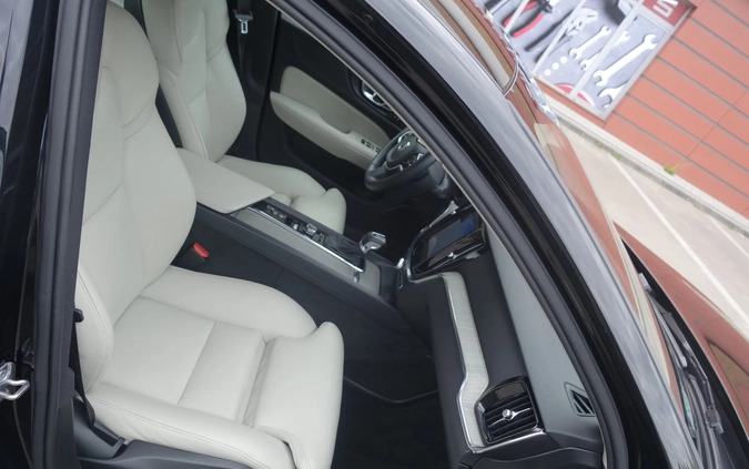 Volvo S60 cena 134900 przebieg: 54000, rok produkcji 2020 z Książ Wielkopolski małe 529
